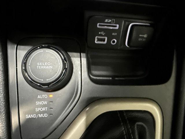 2017 Jeep Cherokee Latitude 4x4 - 23075879 - 20