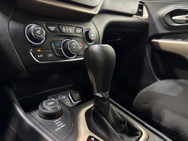 2017 Jeep Cherokee Latitude 4x4 - 23075879 - 21