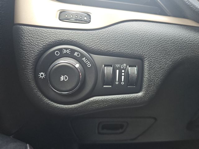 2017 Jeep Cherokee Latitude 4x4 - 22995808 - 16