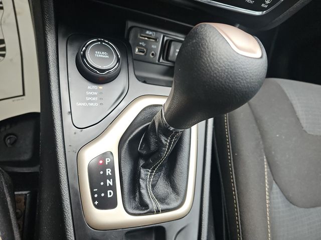 2017 Jeep Cherokee Latitude 4x4 - 22995808 - 32