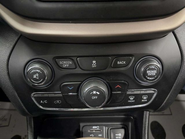 2017 Jeep Cherokee Latitude 4x4 - 22952554 - 24