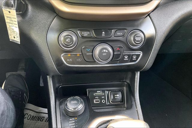 2017 Jeep Cherokee Latitude 4x4 - 23075221 - 24