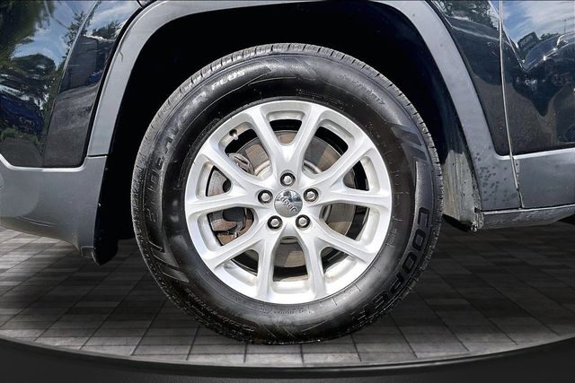 2017 Jeep Cherokee Latitude 4x4 - 23075221 - 34