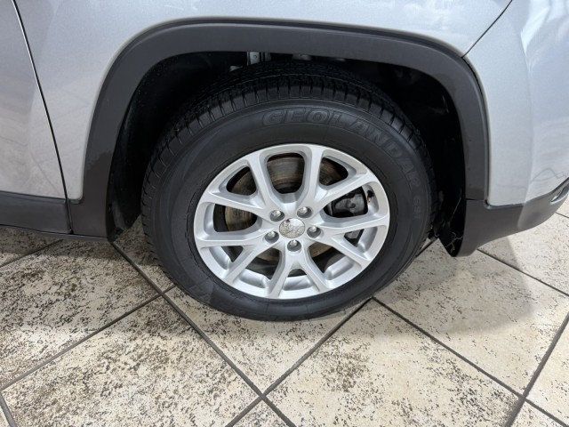 2017 Jeep Cherokee Latitude FWD - 22975781 - 9