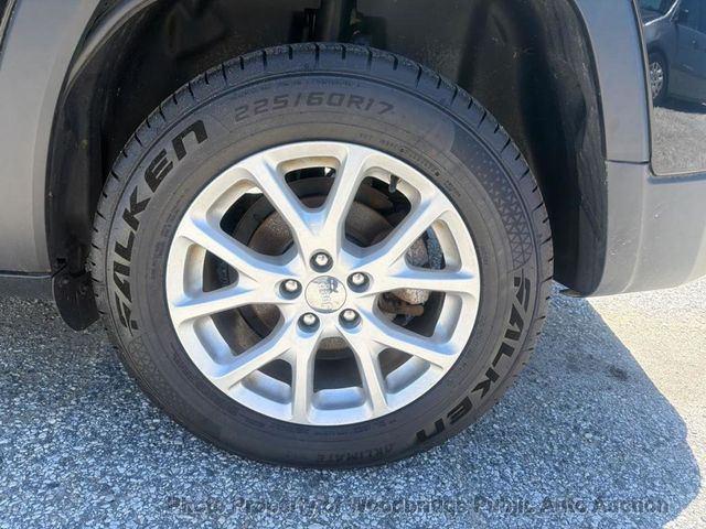 2017 Jeep Cherokee Latitude FWD - 23048266 - 10