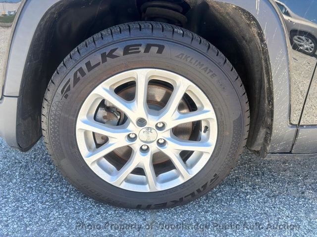 2017 Jeep Cherokee Latitude FWD - 23048266 - 8