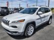 2017 Jeep Cherokee Latitude FWD - 23004315 - 0