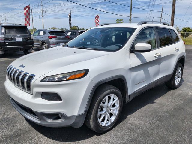 2017 Jeep Cherokee Latitude FWD - 23004315 - 0