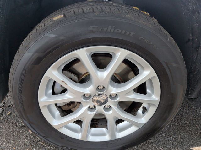 2017 Jeep Cherokee Latitude FWD - 23004315 - 9