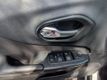 2017 Jeep Cherokee Latitude FWD - 23004315 - 11