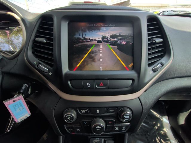 2017 Jeep Cherokee Latitude FWD - 23004315 - 17