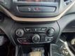 2017 Jeep Cherokee Latitude FWD - 23004315 - 18