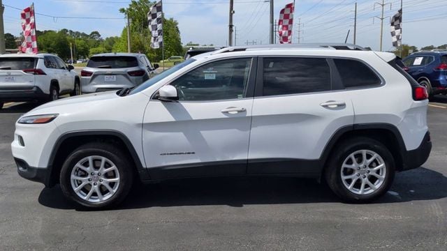 2017 Jeep Cherokee Latitude FWD - 23004315 - 4
