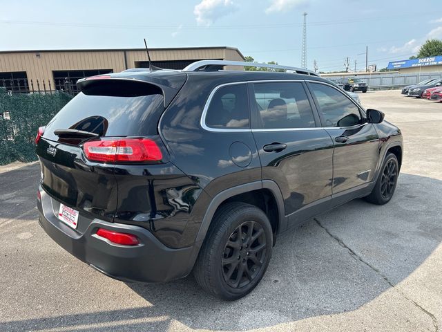 2017 Jeep Cherokee Latitude FWD - 23045862 - 3