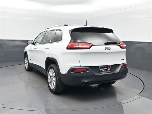 2017 Jeep Cherokee Latitude photo 2