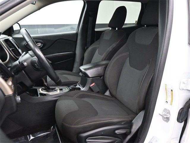 2017 Jeep Cherokee Latitude photo 4