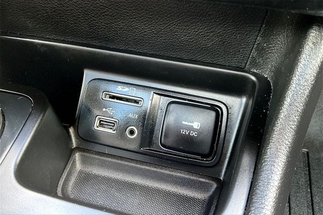 2017 Jeep Cherokee Limited 4x4 - 22940304 - 23