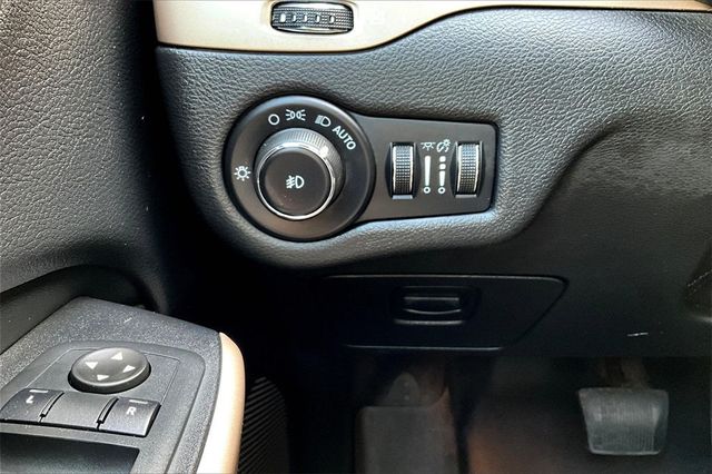 2017 Jeep Cherokee Limited 4x4 - 22940304 - 26