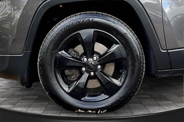 2017 Jeep Cherokee Limited 4x4 - 22940304 - 34