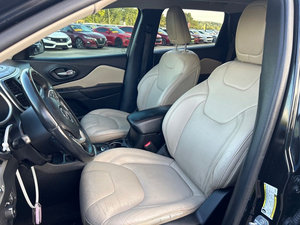 2017 Jeep Cherokee Limited photo 6