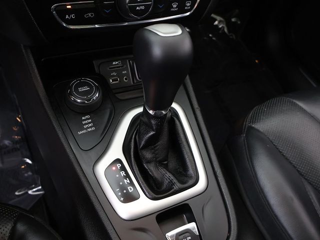 2017 Jeep Cherokee Overland 4x4 - 23047050 - 53