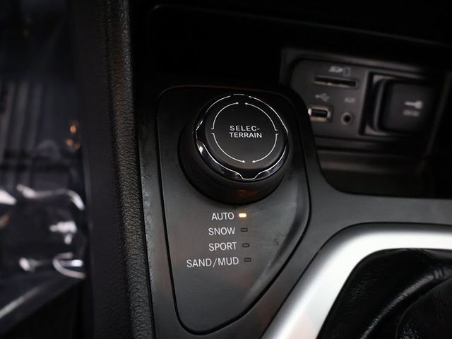 2017 Jeep Cherokee Overland 4x4 - 23047050 - 54