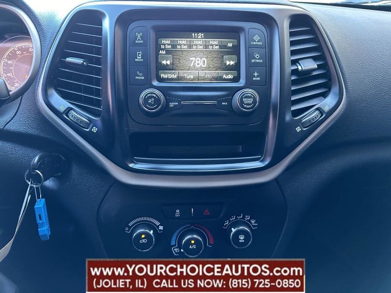 2017 Jeep Cherokee Sport 4x4 - 23005602 - 34