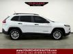 2017 Jeep Cherokee Sport 4x4 - 23005602 - 5