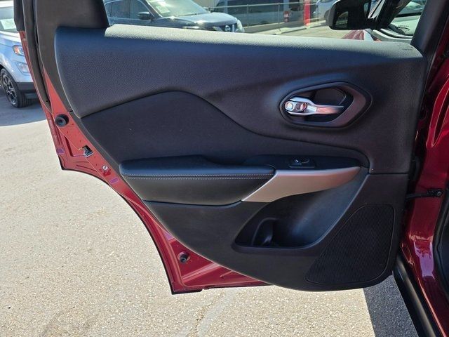 2017 Jeep Cherokee Sport FWD - 22839394 - 19