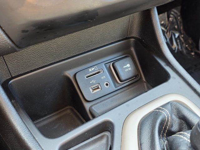 2017 Jeep Cherokee Sport FWD - 22839394 - 26