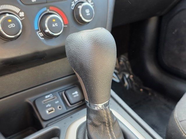 2017 Jeep Cherokee Sport FWD - 22839394 - 27