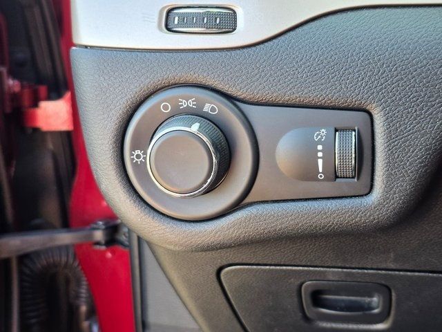 2017 Jeep Cherokee Sport FWD - 22839394 - 33