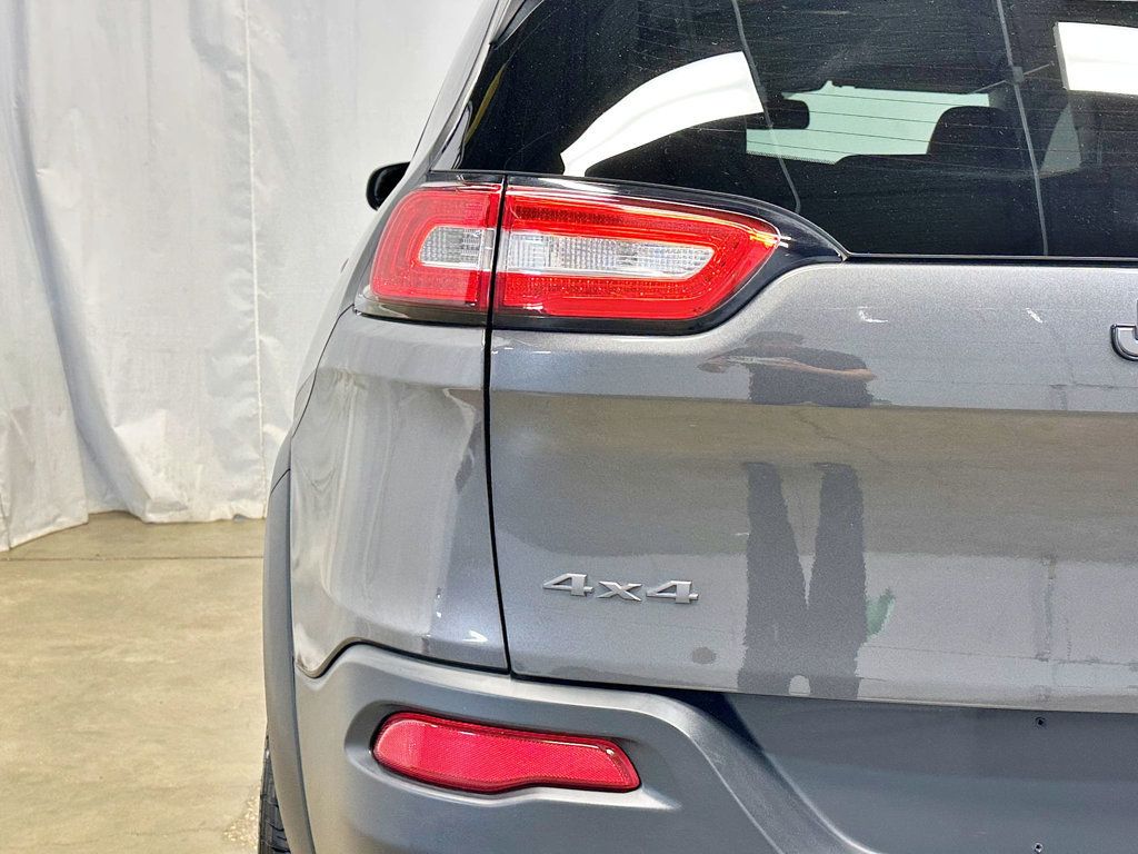 2017 Jeep Cherokee Trailhawk 4x4 - 23034213 - 10