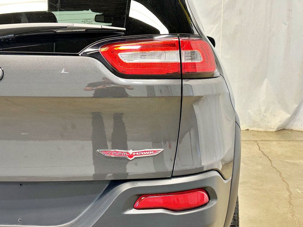 2017 Jeep Cherokee Trailhawk 4x4 - 23034213 - 11
