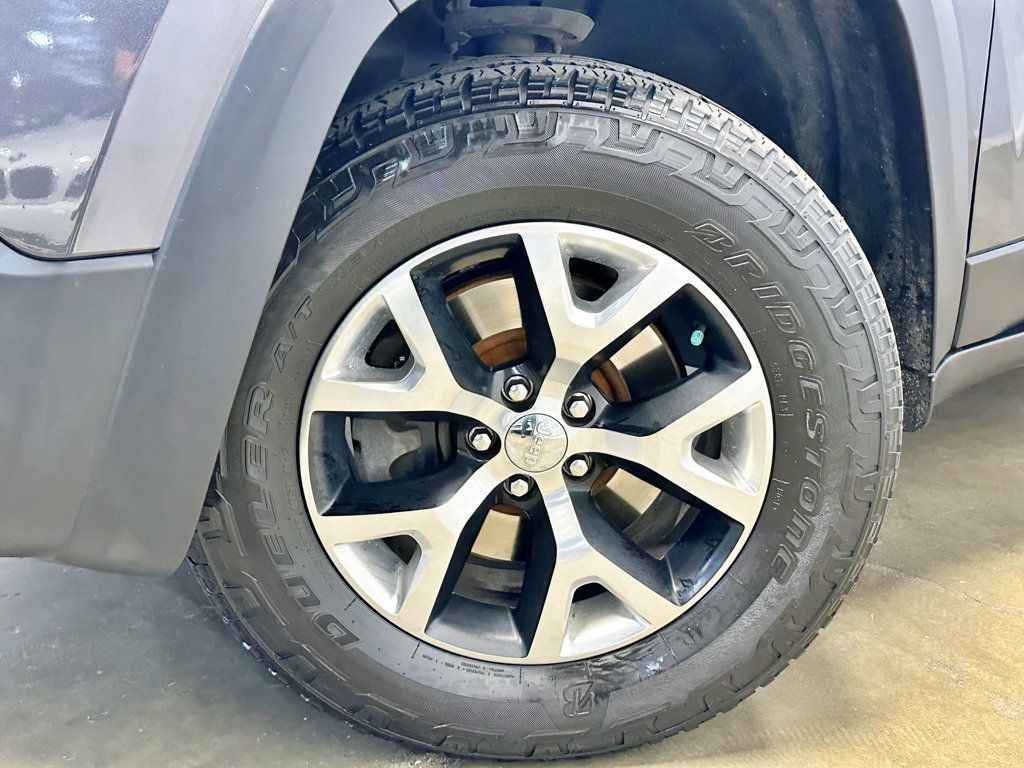 2017 Jeep Cherokee Trailhawk 4x4 - 23034213 - 12