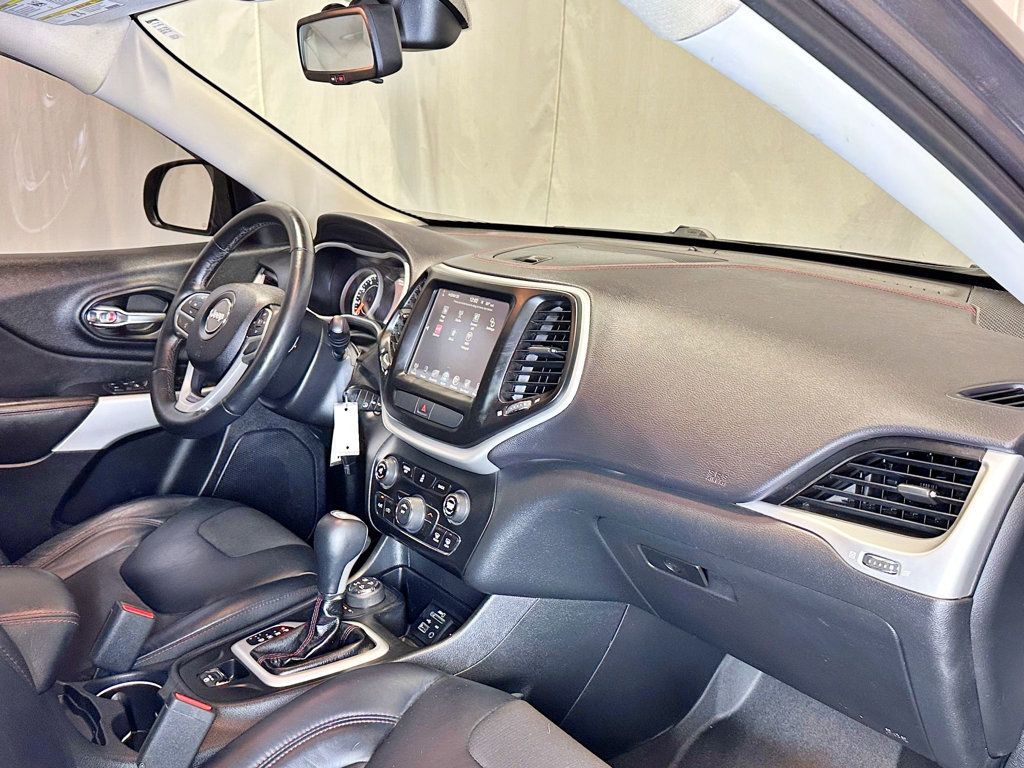 2017 Jeep Cherokee Trailhawk 4x4 - 23034213 - 21
