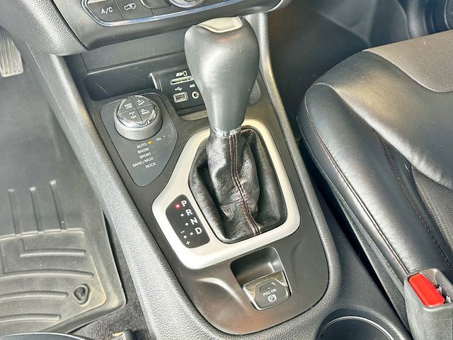 2017 Jeep Cherokee Trailhawk 4x4 - 23034213 - 27