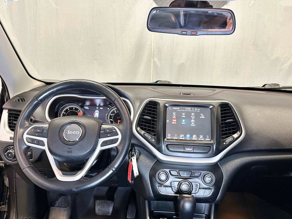 2017 Jeep Cherokee Trailhawk 4x4 - 23034213 - 29