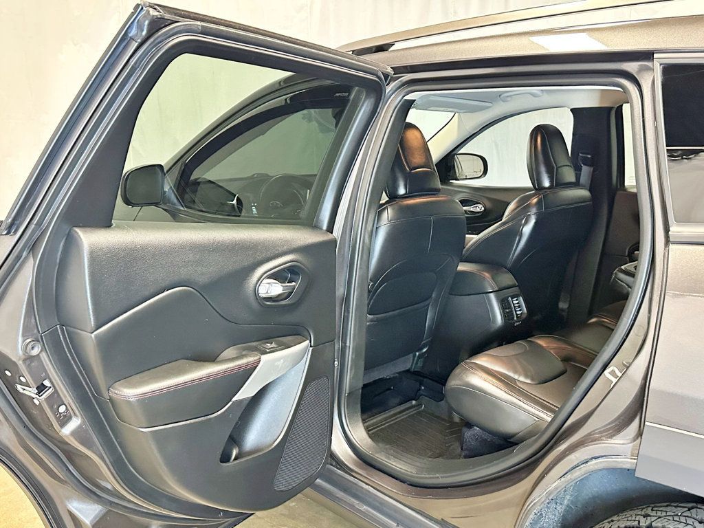 2017 Jeep Cherokee Trailhawk 4x4 - 23034213 - 30