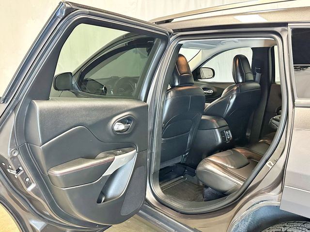 2017 Jeep Cherokee Trailhawk 4x4 - 23034213 - 30