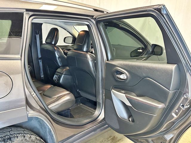 2017 Jeep Cherokee Trailhawk 4x4 - 23034213 - 31