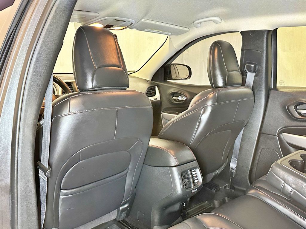 2017 Jeep Cherokee Trailhawk 4x4 - 23034213 - 32