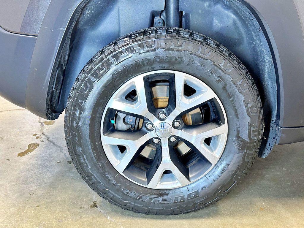 2017 Jeep Cherokee Trailhawk 4x4 - 23034213 - 38