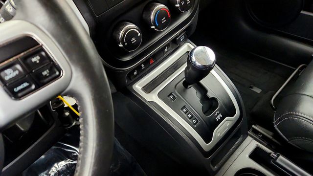 2017 Jeep Compass High Altitude 4x4 *Ltd Avail* w/ Sunroof & Remote Start - 23030382 - 16