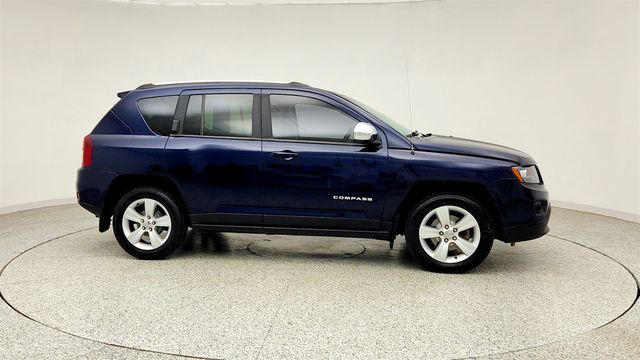 2017 Jeep Compass Latitude FWD *Ltd Avail* w/ ParkView Camera & Radio 430 - 23042557 - 3