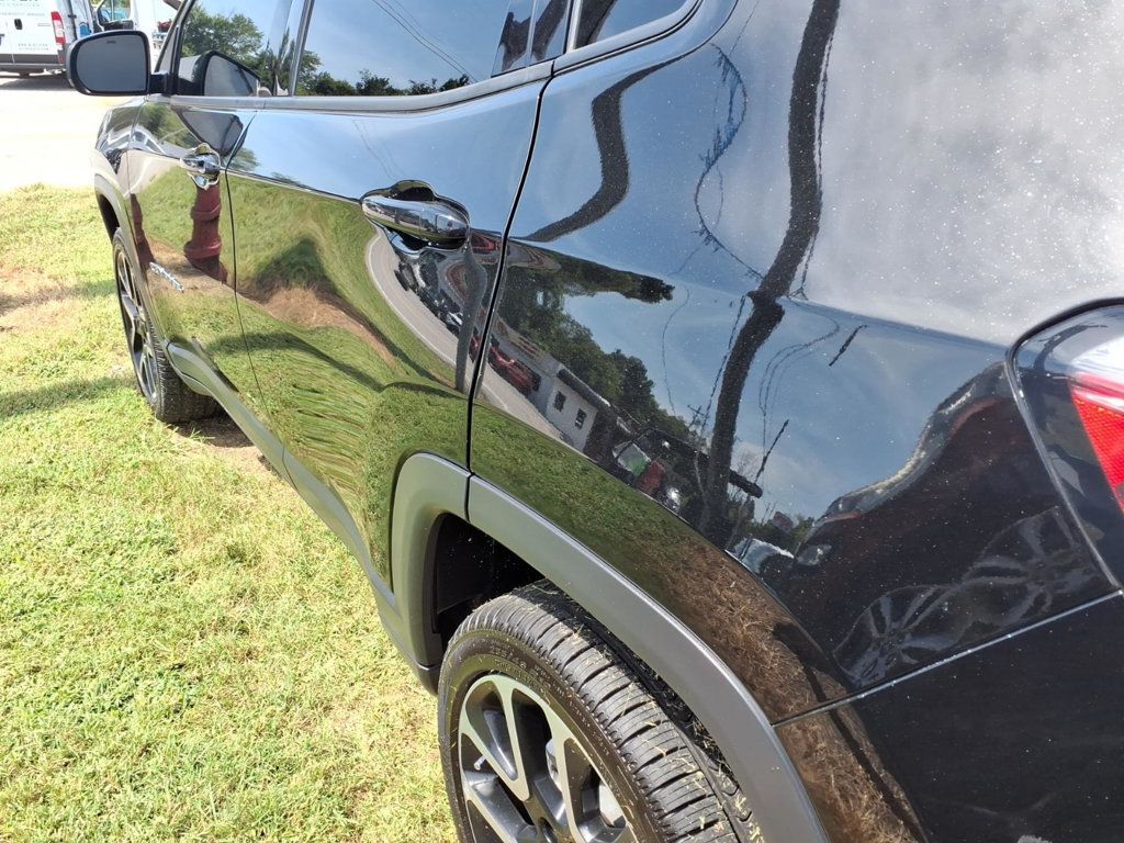 2017 Jeep Compass Limited 4x4 - 23070332 - 17