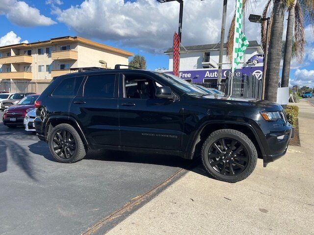 2017 Jeep Grand Cherokee  - 22941932 - 2