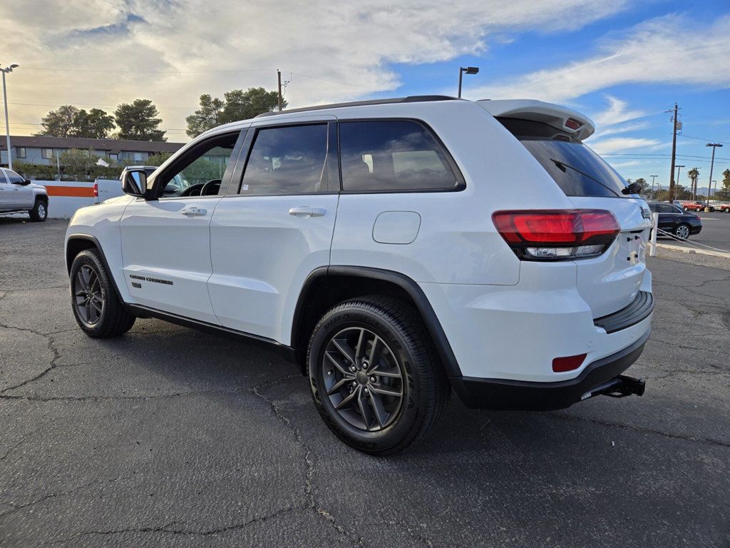 2017 Jeep Grand Cherokee 75th Anniversary Edition 4x2 - 22692731 - 2