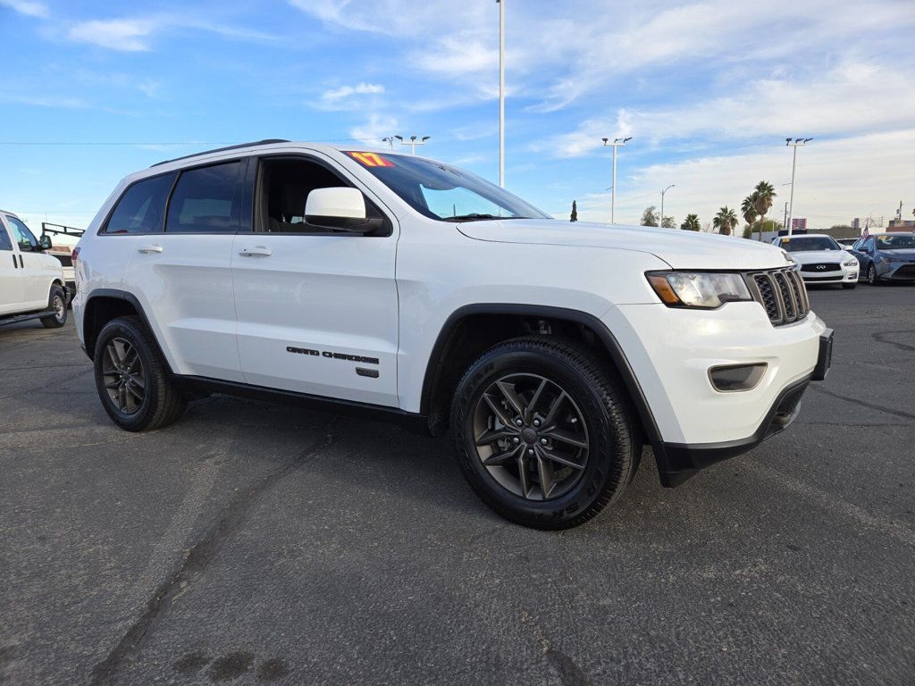 2017 Jeep Grand Cherokee 75th Anniversary Edition 4x2 - 22692731 - 3