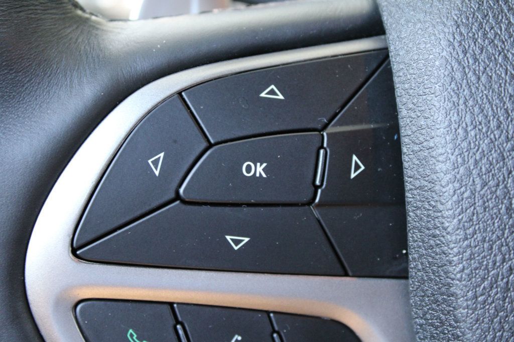 2017 Jeep Grand Cherokee Altitude photo 13
